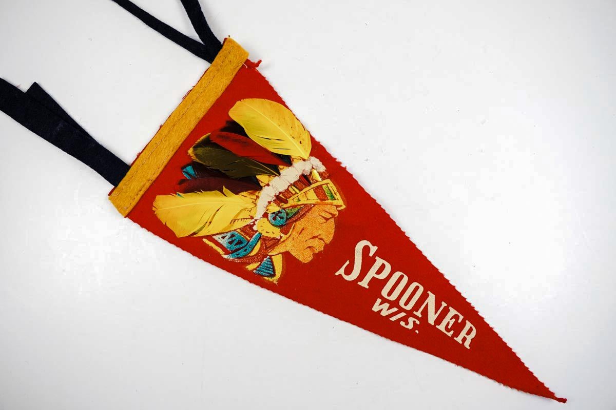Vtg 1950s Spooner, Wis. Indian Chief Red Felt Souvenir Pennant w/ Feathers 11in