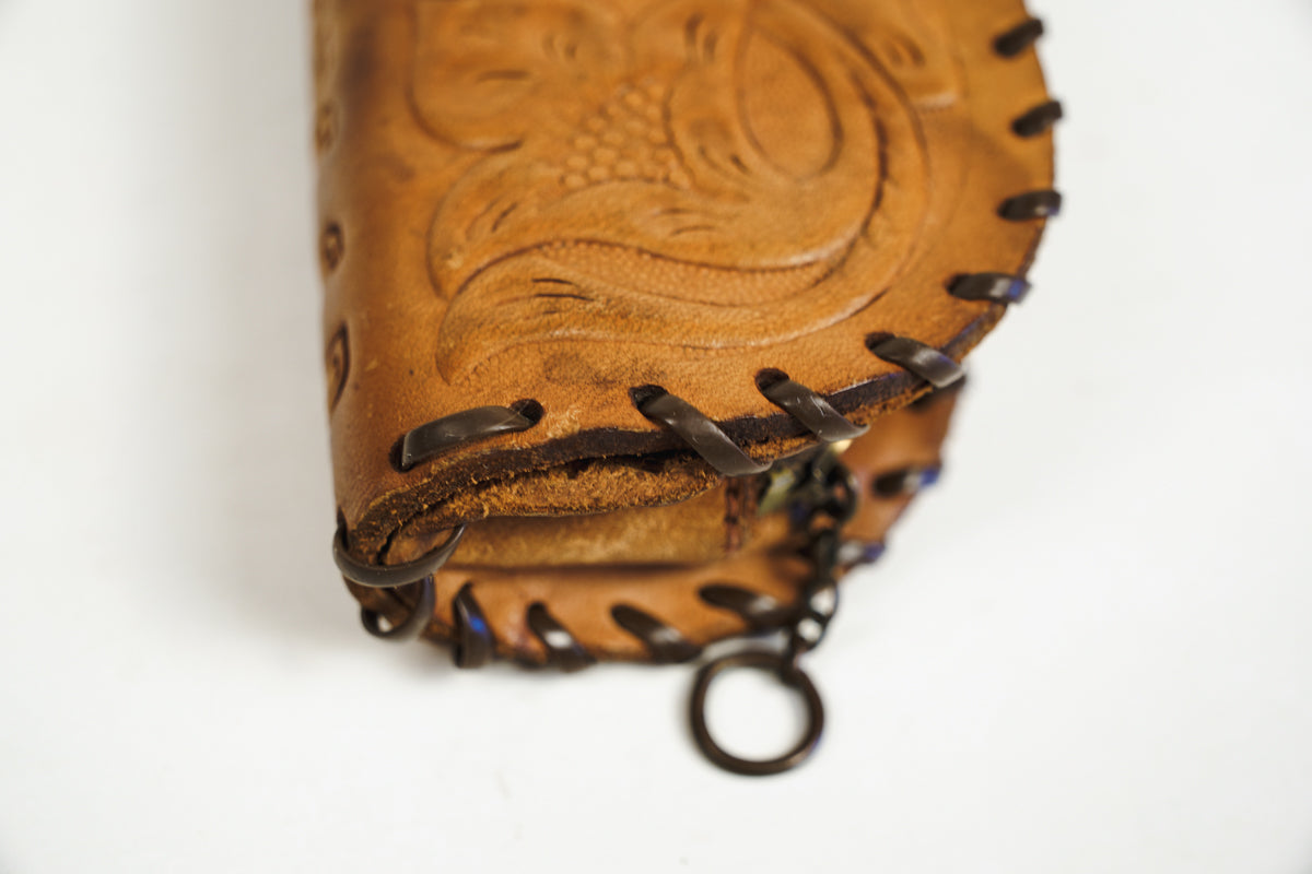 Leather Hand Tooled Badlands, SD Souvenir Coin Purse Zippered
