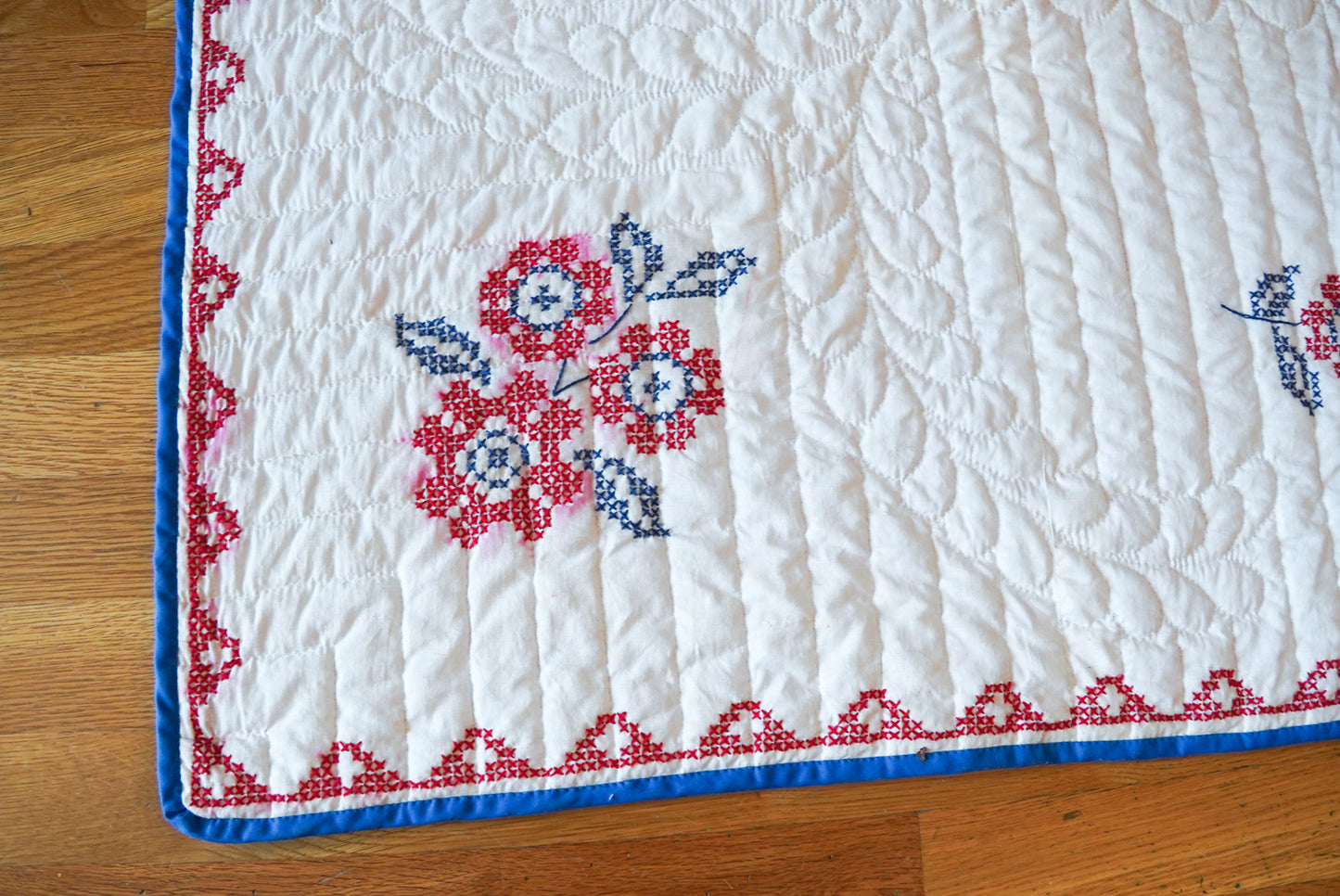 Vintage 70s Patriotic Cross-Stitch Bicentennial Americana Handmade Quilt 81x94