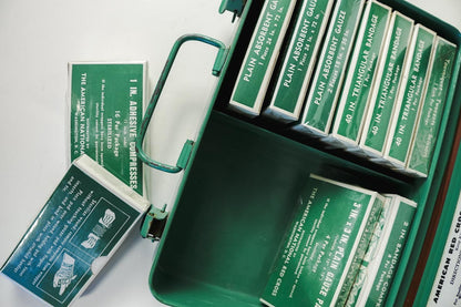 1950's American National Red Cross First Aid Kit With 11 Unused Packages
