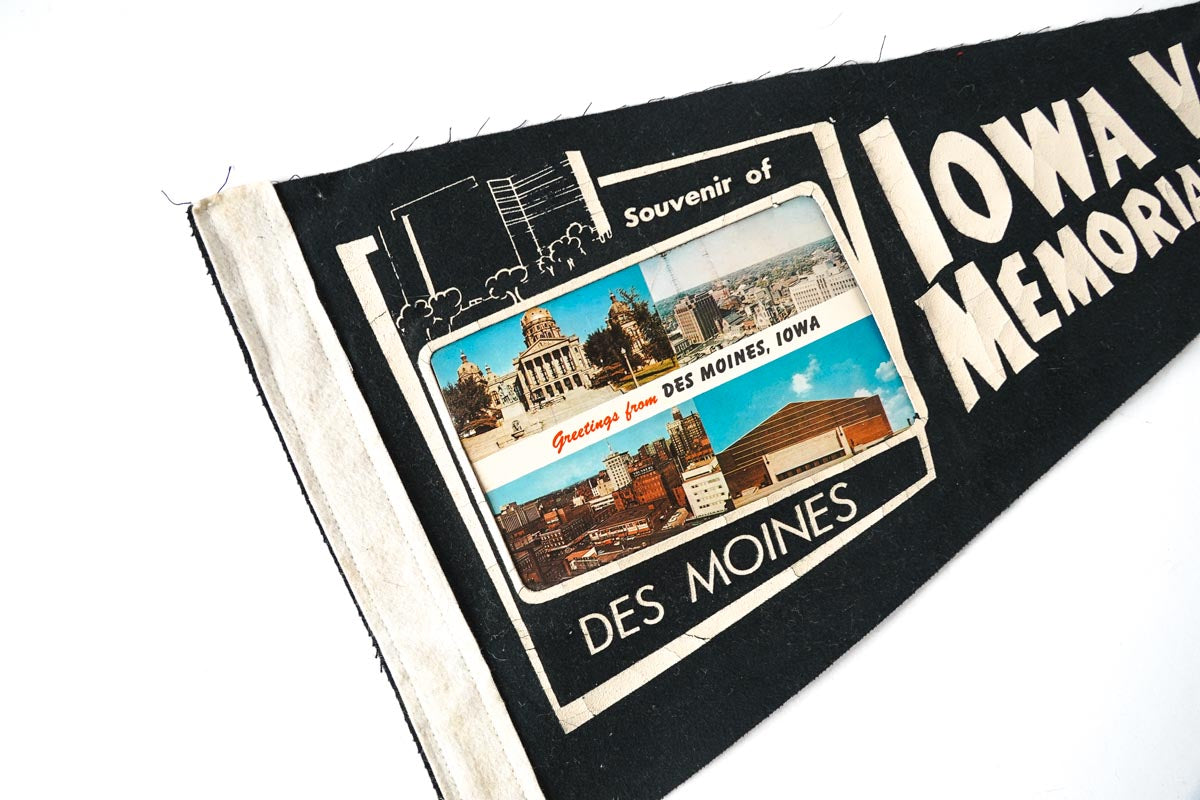 1950's Des Moines Iowa Veterans Memorial Auditorium Postcard Felt Pennant 19in