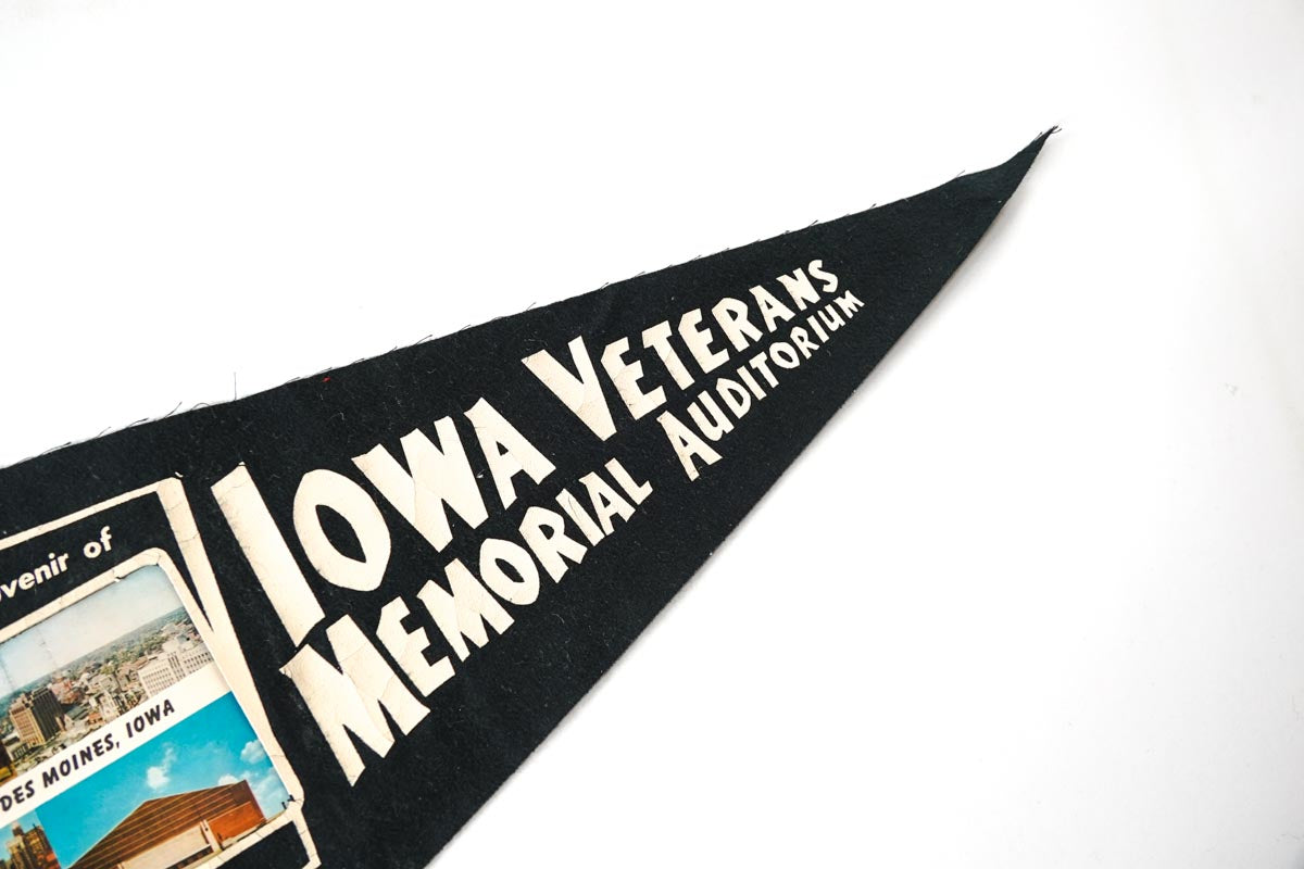 1950's Des Moines Iowa Veterans Memorial Auditorium Postcard Felt Pennant 19in