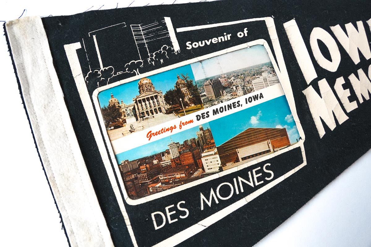 1950's Des Moines Iowa Veterans Memorial Auditorium Postcard Felt Pennant 19in
