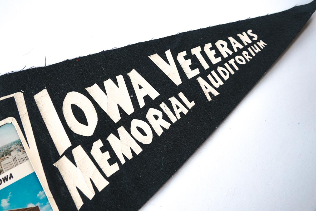 1950's Des Moines Iowa Veterans Memorial Auditorium Postcard Felt Pennant 19in