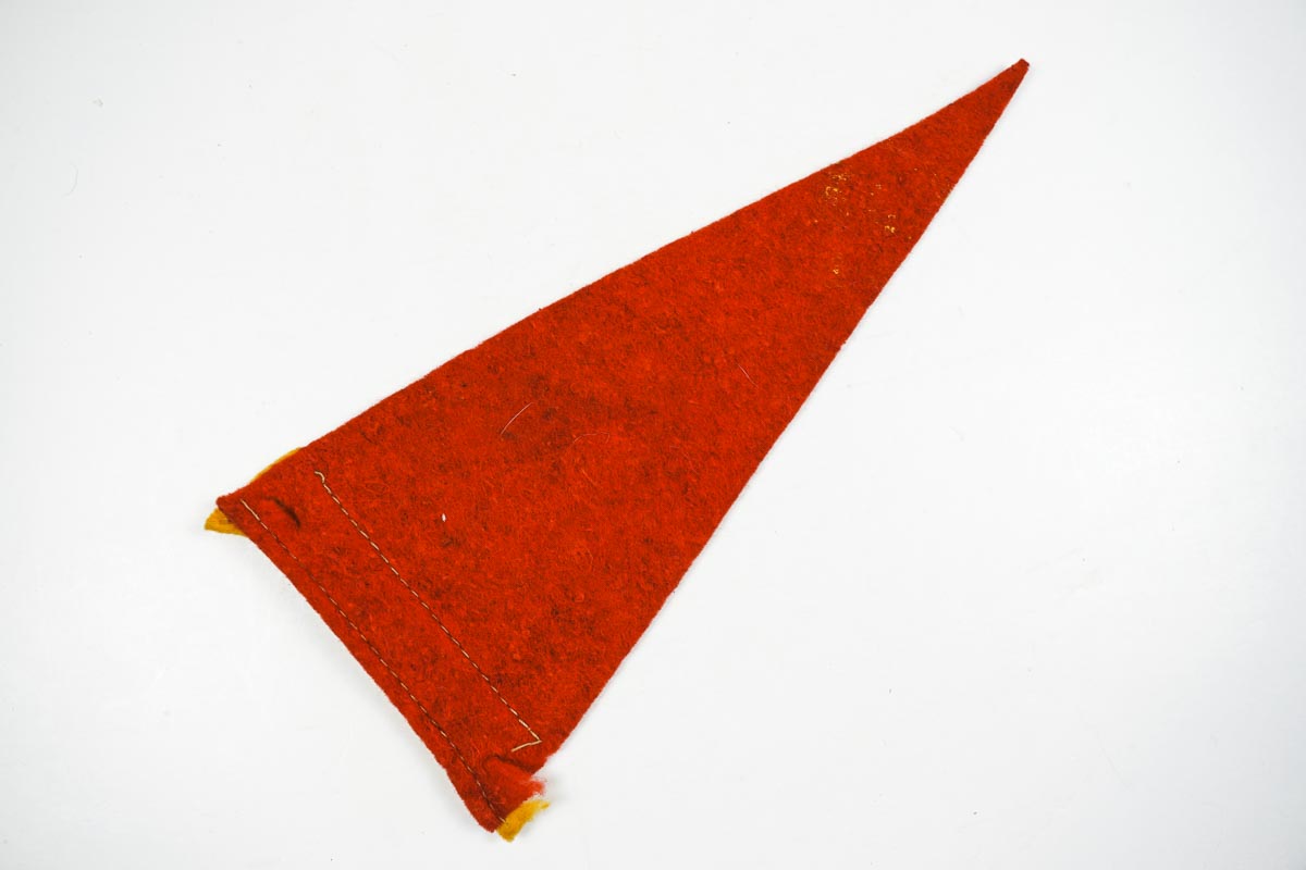 Vintage 1950s Badlands South Dakota Small Red Felt Souvenir Pennant 8inch