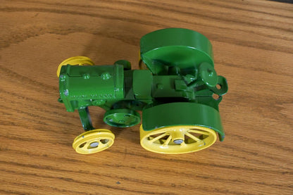 Ertl John Deere Cast Iron 1923 Model "D" Toy Tractor Green & Yellow