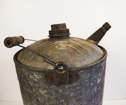 Vtg 1 Gallon Primitive Rustic Farm Gas Oil Kerosene Can Galvanized Metal