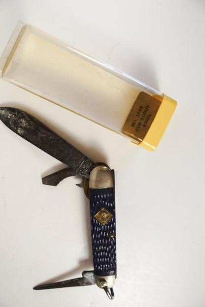 Cub Scouts Blue Camillus Pocket Knife Carbon Steel USA - Package & Manual