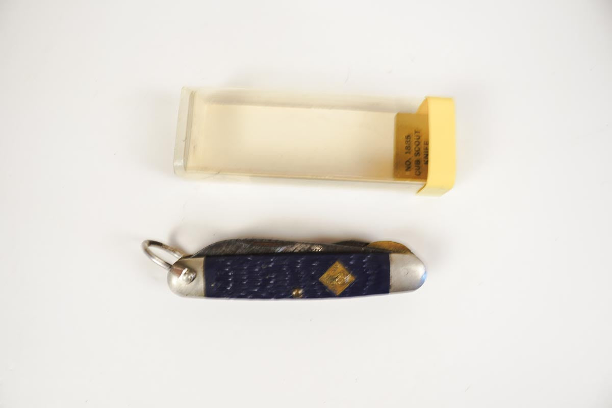 Cub Scouts Blue Camillus Pocket Knife Carbon Steel USA - Package & Manual