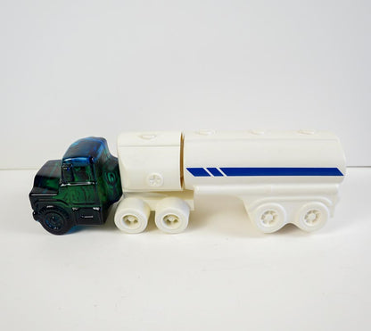 Avon Big Rig Wild Country Truck After Shave Semi Truck with Original Box