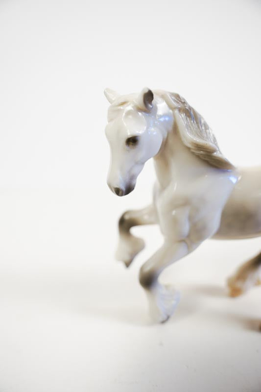 Breyer Stablemate Light Gray Clydesdale Horse Glossy Grey Dapple