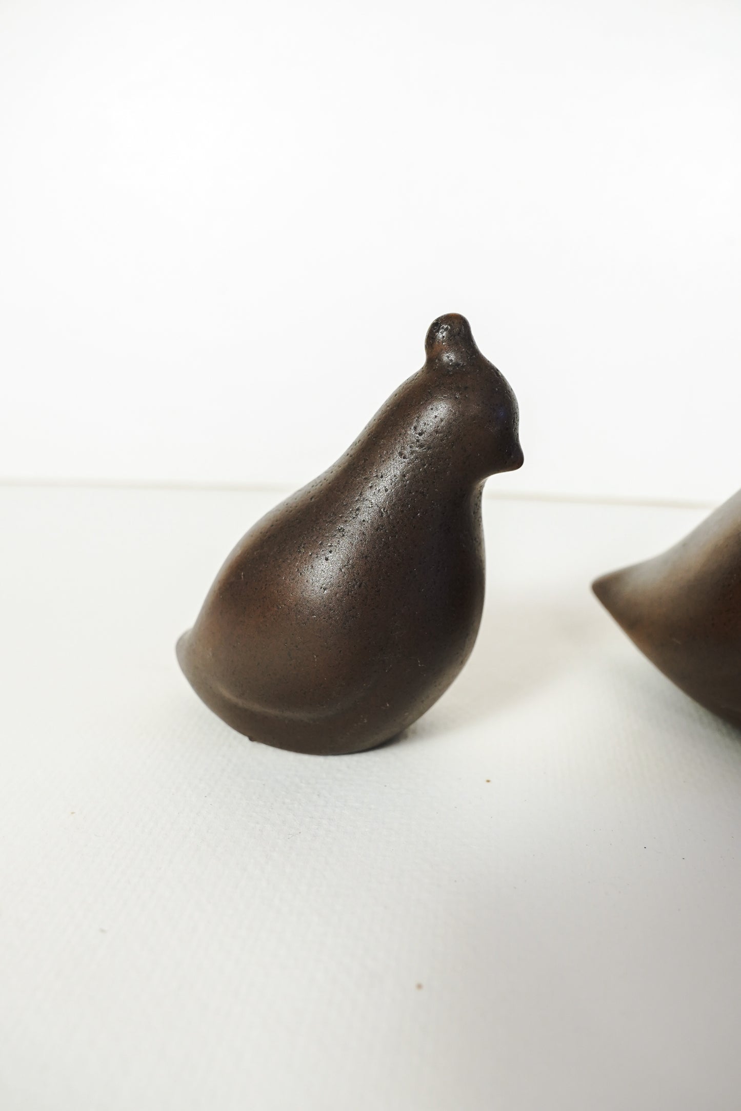 Duncan Modern MCM Set Of 2 Ceramic Mold Brown Quail Figurines Pottery Hen & Chick