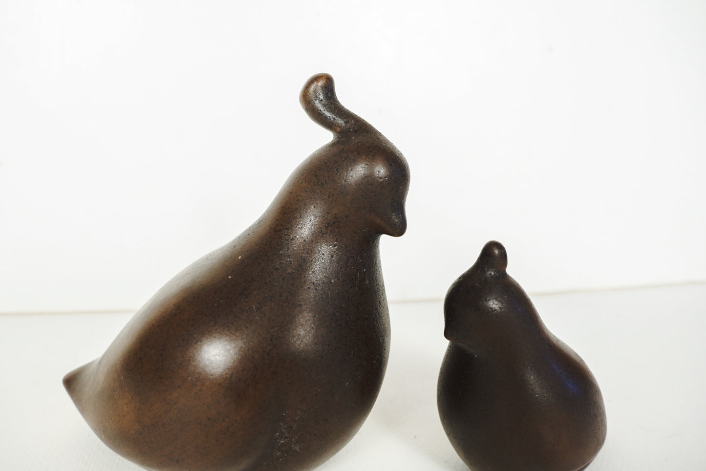 Duncan Modern MCM Set Of 2 Ceramic Mold Brown Quail Figurines Pottery Hen & Chick