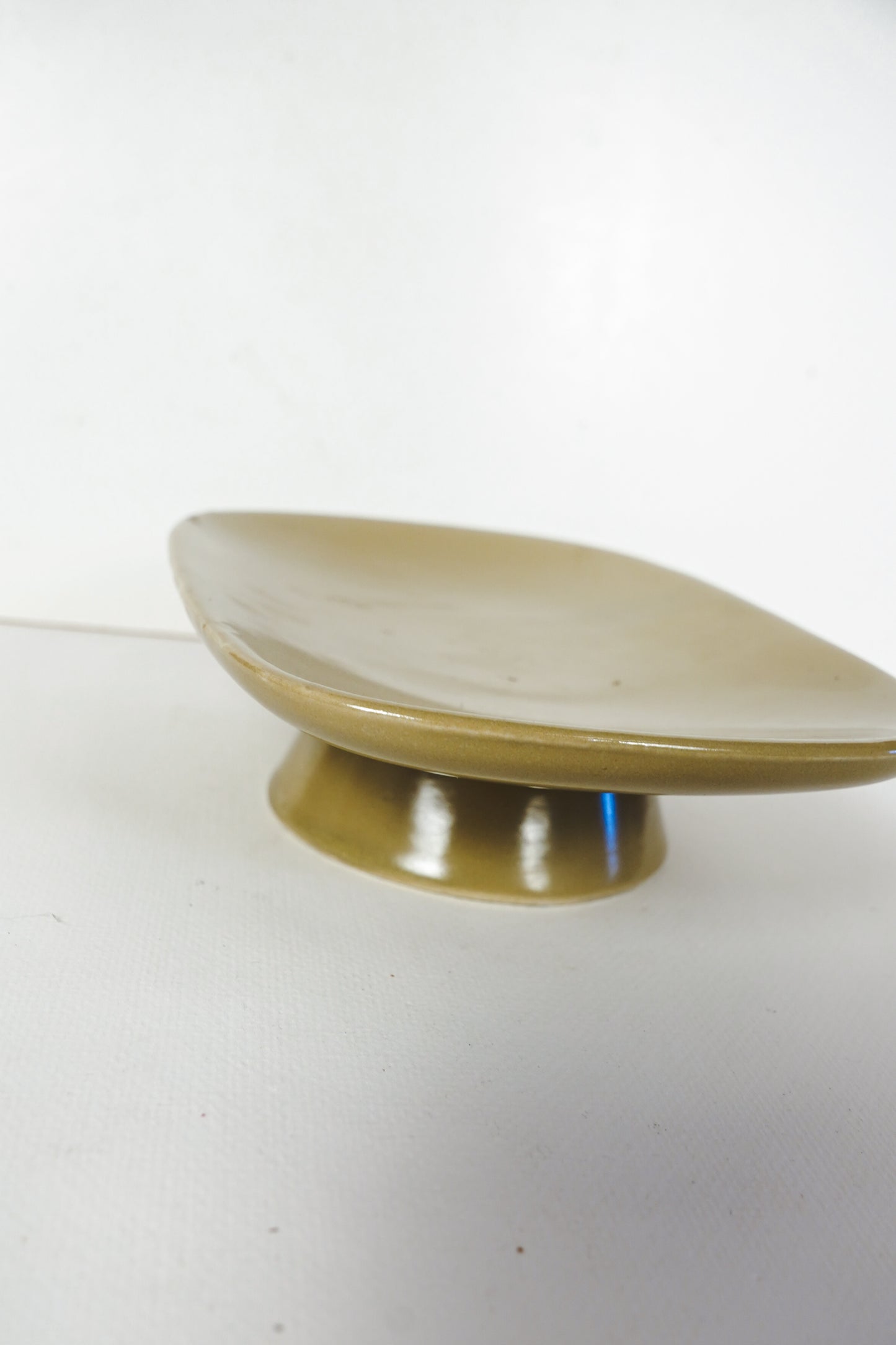 Vintage Hull Pottery Greenish Yellow Pedestal Tray Dish USA F28 6in