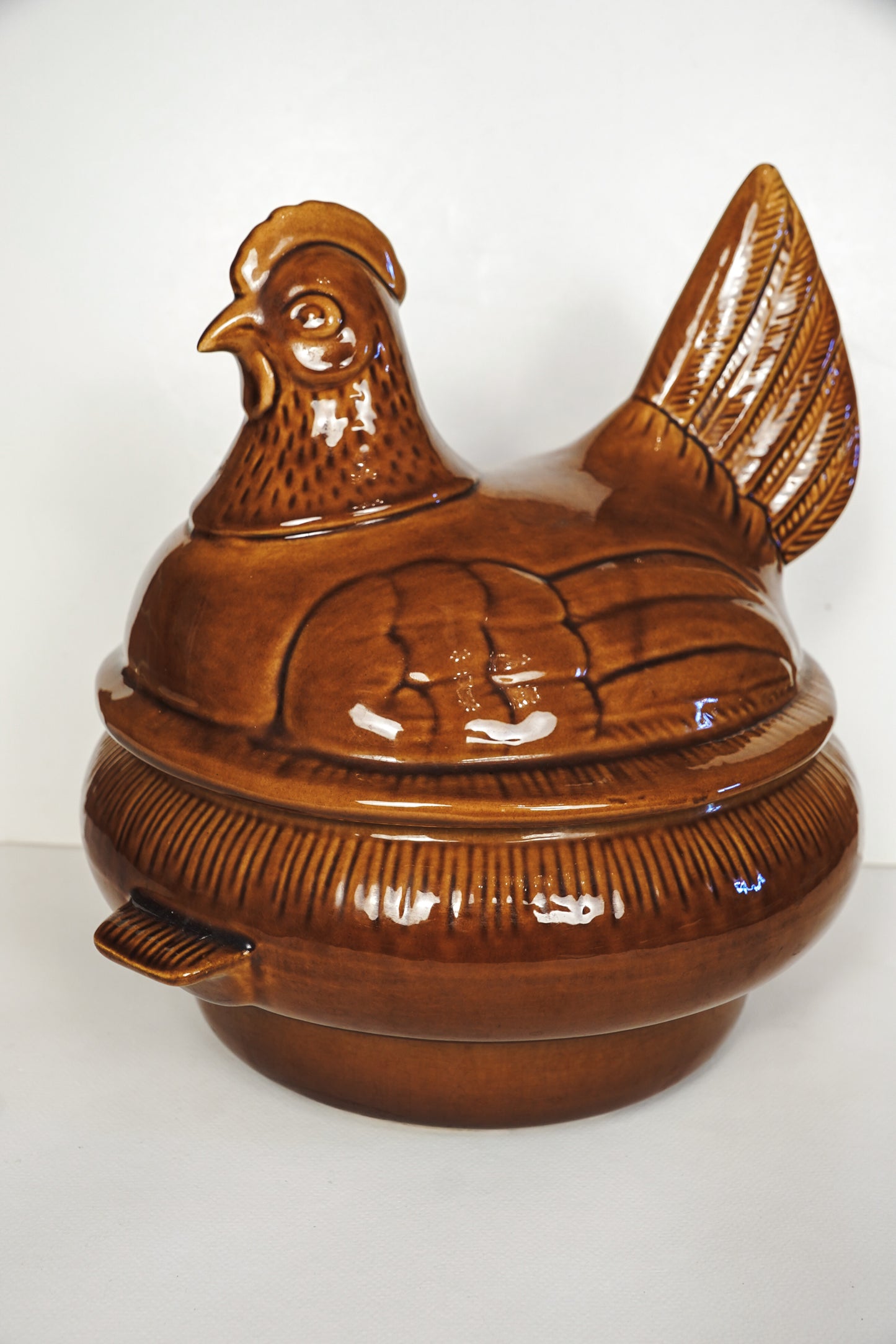 Vintage 1960s Hull California Pottery CF37 Hen On Nest Covered Casserole Dish