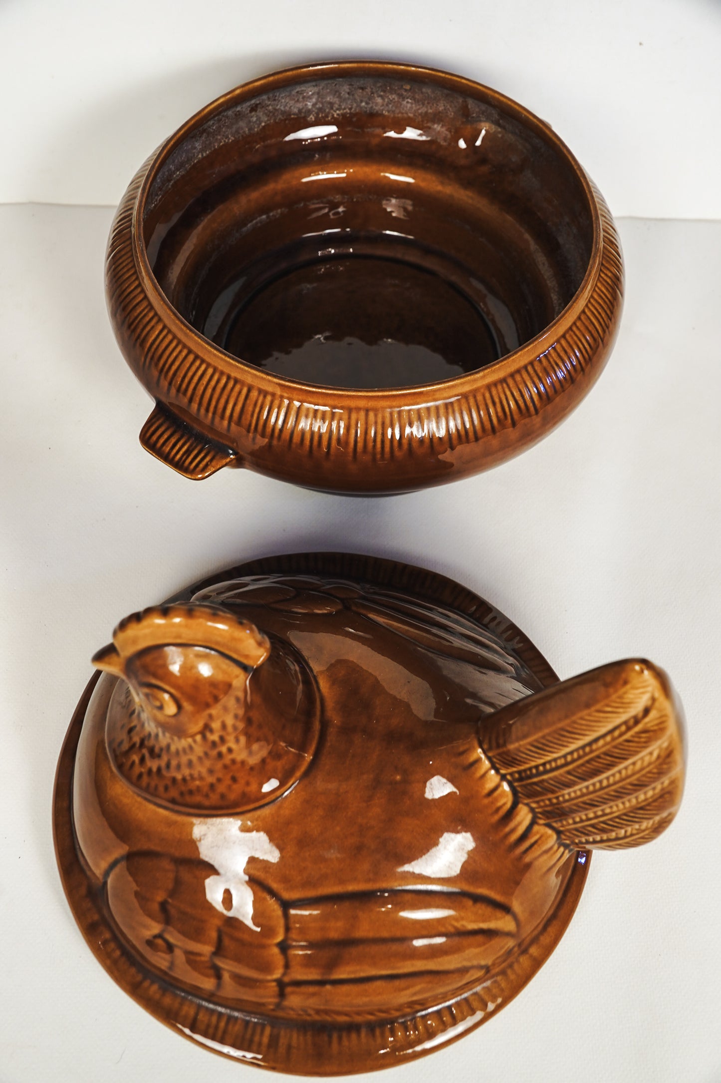 Vintage 1960s Hull California Pottery CF37 Hen On Nest Covered Casserole Dish