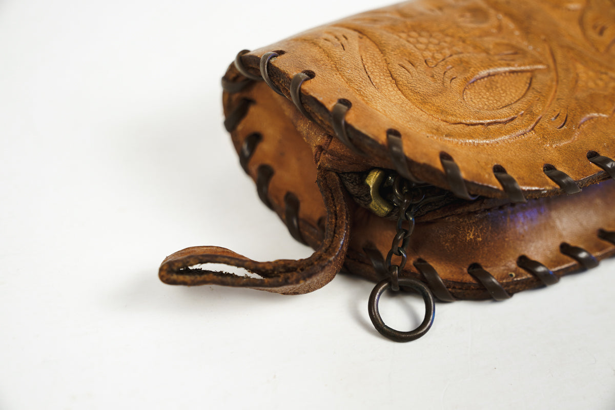 Leather Hand Tooled Badlands, SD Souvenir Coin Purse Zippered