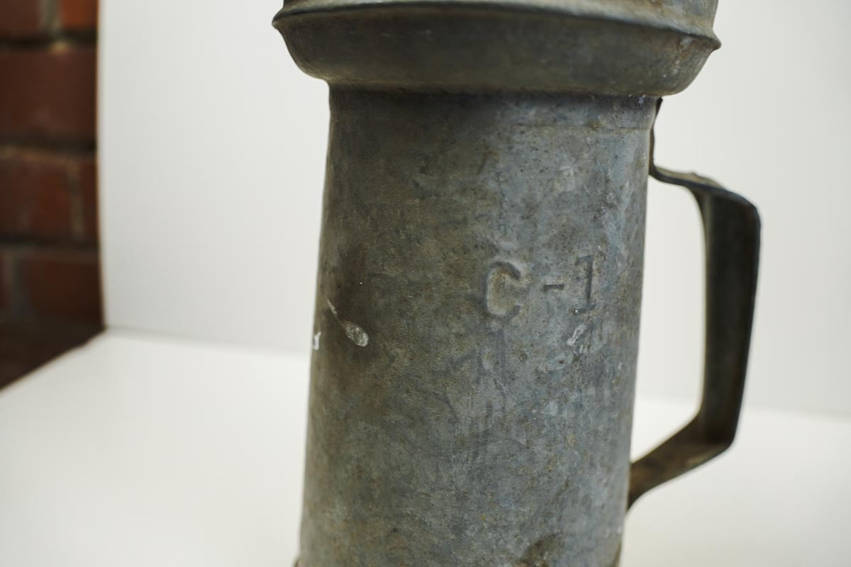 Vintage 1930's Motor Oil Galvanized Metal 1 Quart Can Pour Spout with Handle