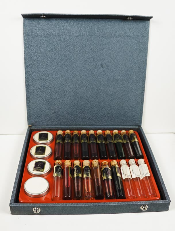 Vintage Archer Tractor Oil & Grease Salesman Sample Oil Bottles Test Kit in Case