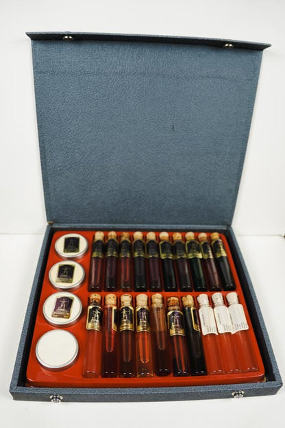 Vintage Archer Tractor Oil & Grease Salesman Sample Oil Bottles Test Kit in Case