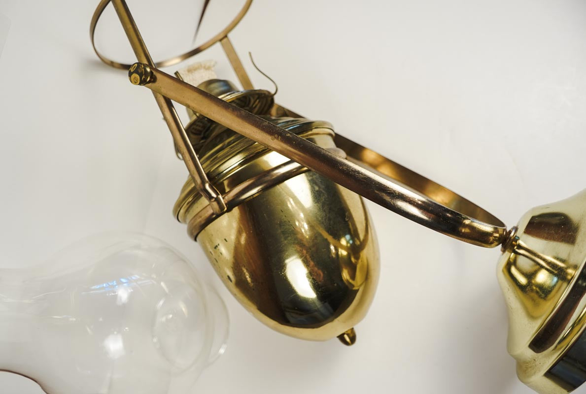 Vintage P&A Risdon Eagle Gimballed Brass Oil Lamp Swaying Table or Wall Mount