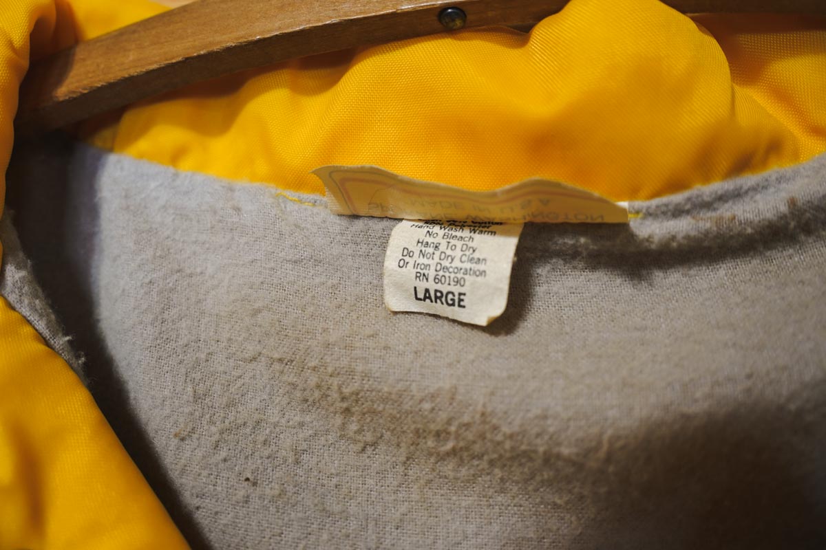 Yellow Gold Dust Resort Apache Jct. Arizona Lined Windbreaker Jacket L