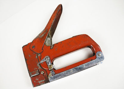 Vintage Red Swingline Heavy Duty Staple Gun Tacker #800